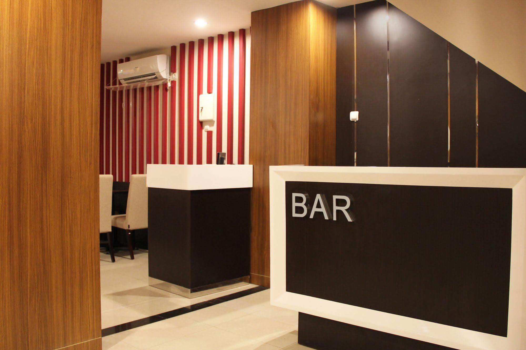 Luxpoint Hotel Baratajaya Surabaja Exteriér fotografie