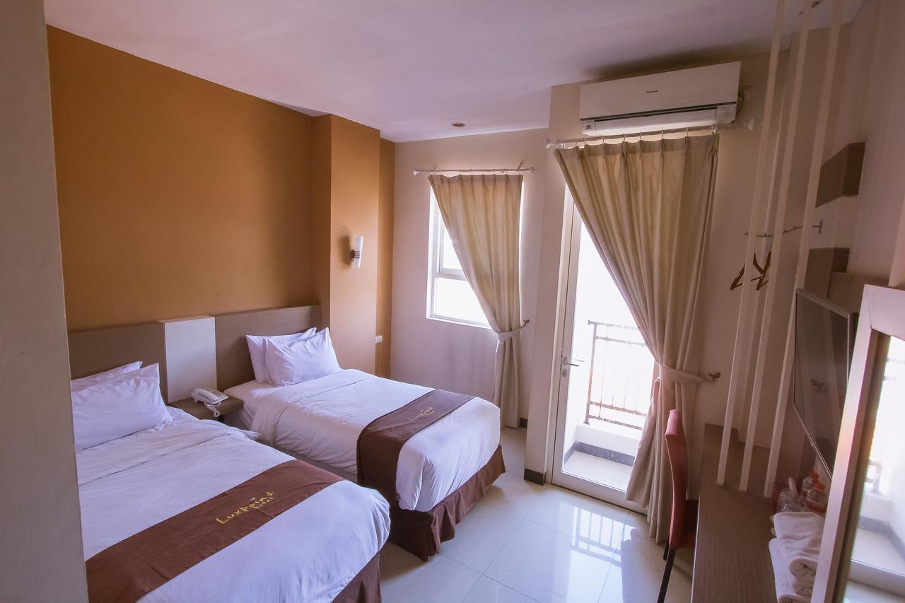 Luxpoint Hotel Baratajaya Surabaja Exteriér fotografie